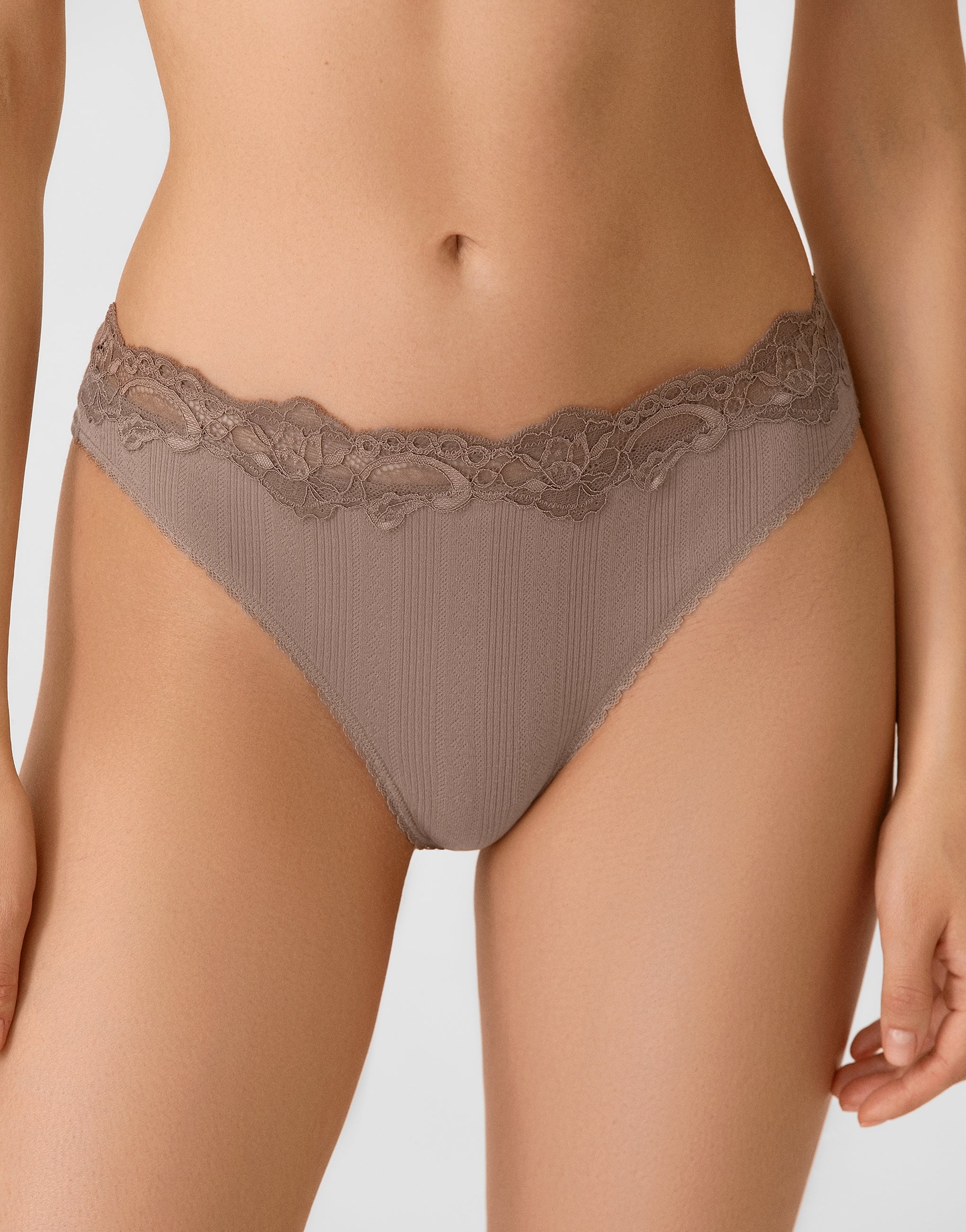 Комплект из 3 трусиков-бразилья со средней посадкой MD767