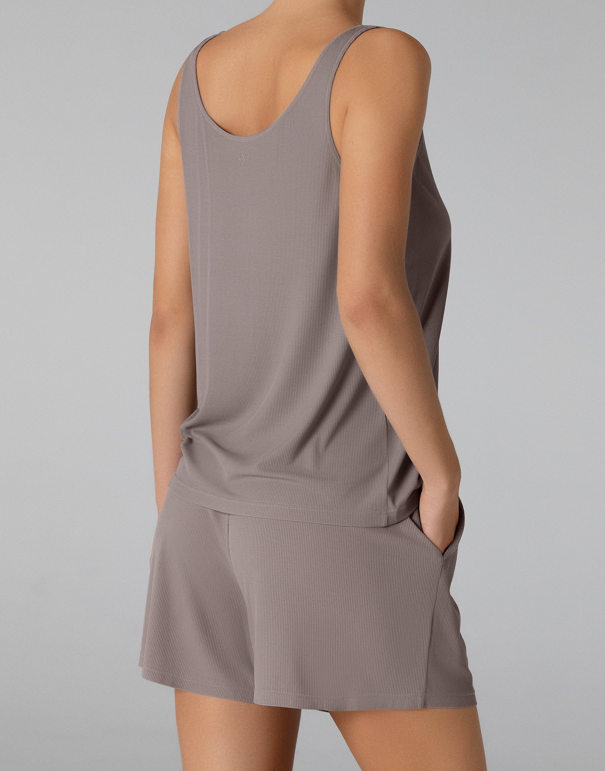 MD932 Комплект из майки и шорт