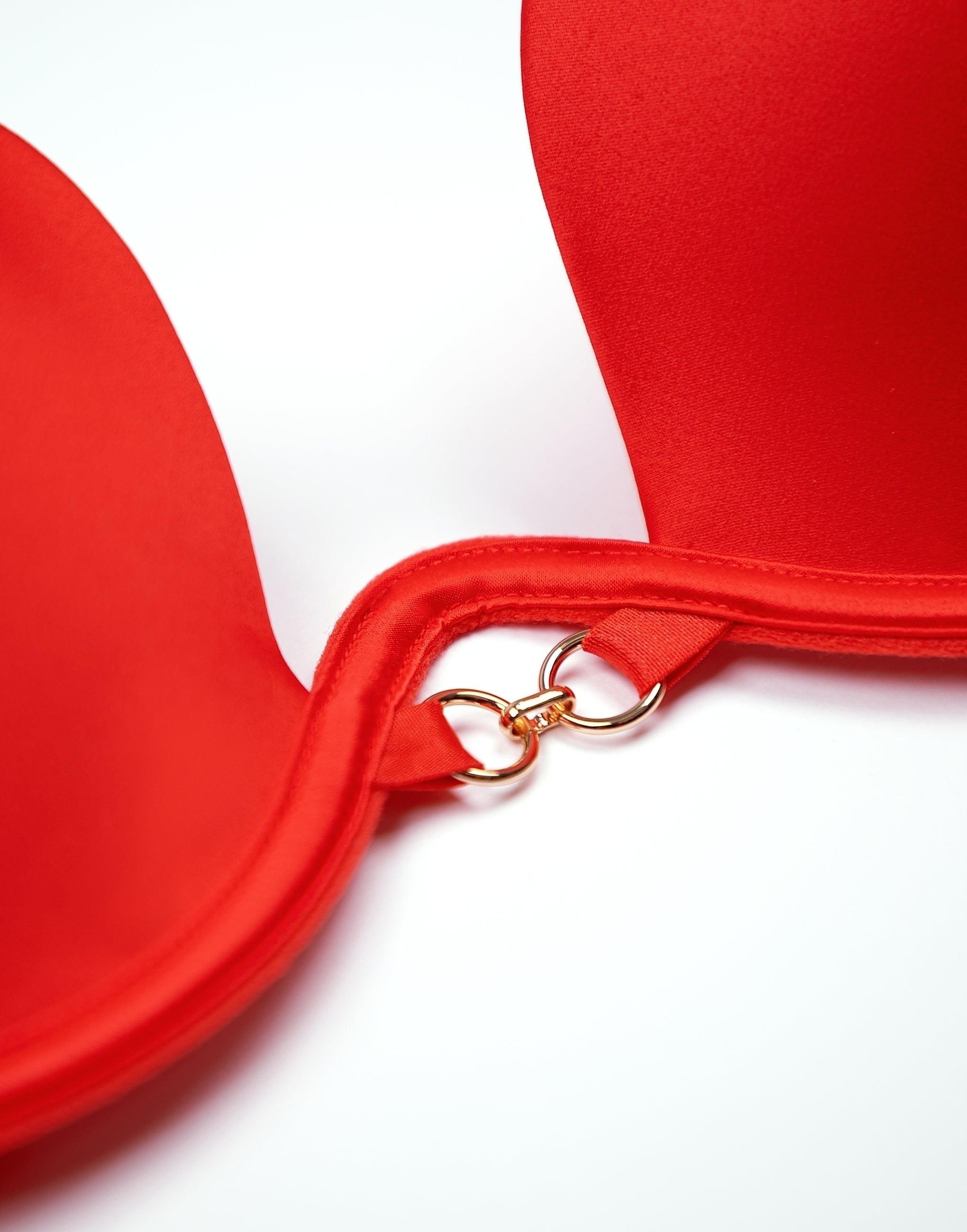 Бюстгальтер с формованными чашками CD657