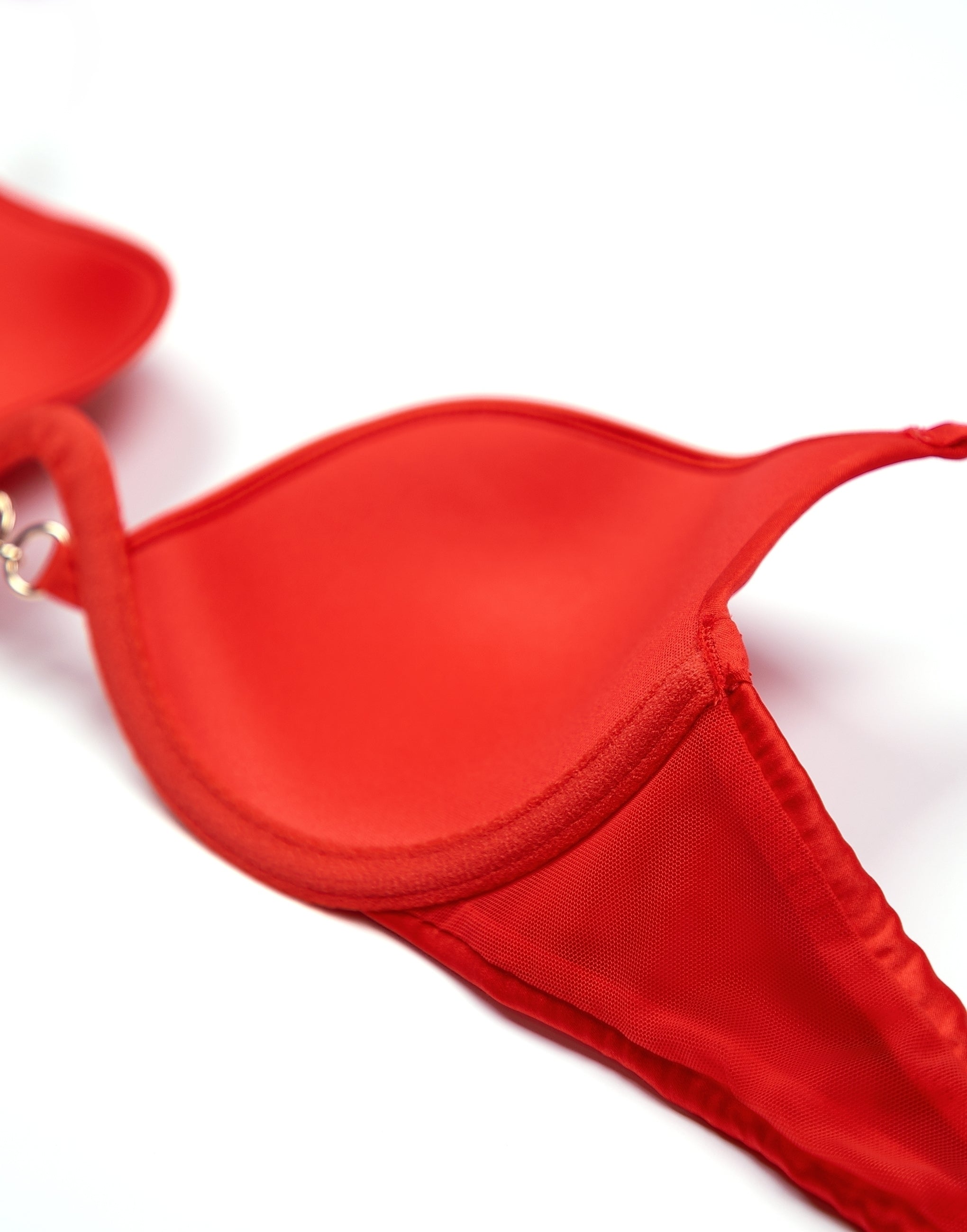 Бюстгальтер с формованными чашками CD657