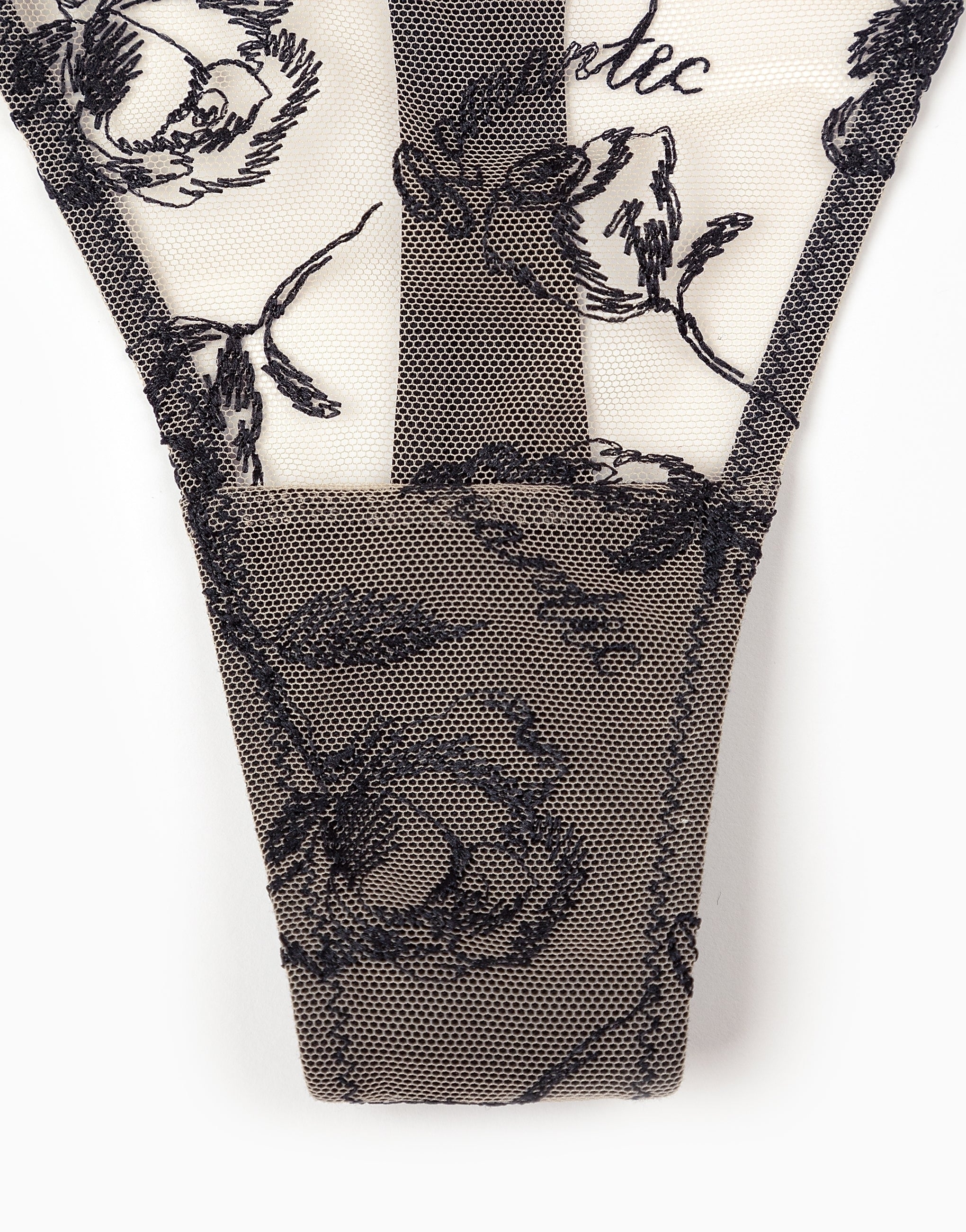 CD689 Стринги со средней посадкой